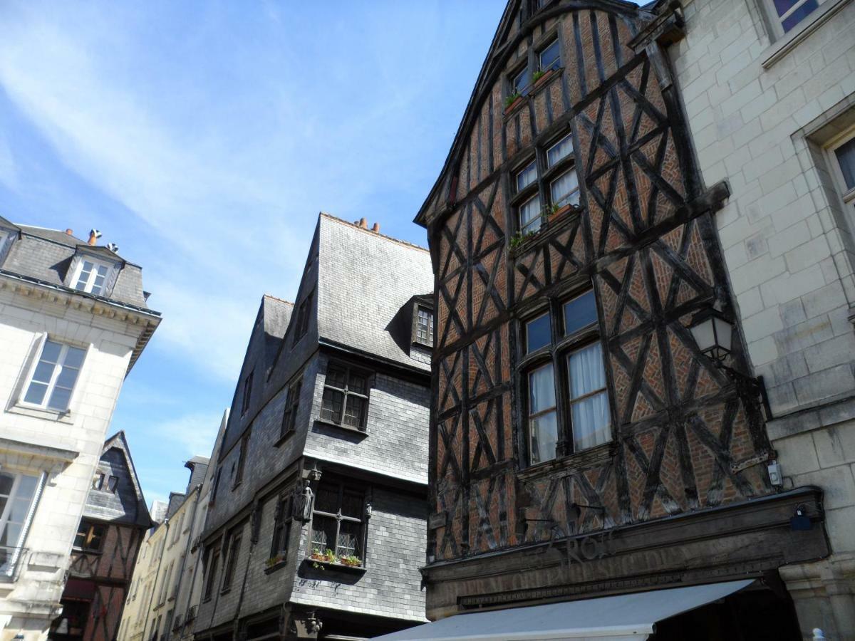 Gite De La Tour De Guise 2 Тур Екстериор снимка